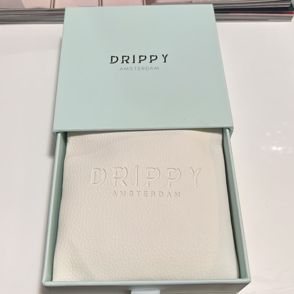 MUST SEE! Unisex 18 Karat Plating Honeycomb Necklace - Picture 4 of 14